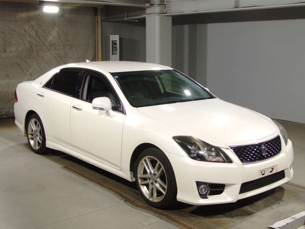 2012 Toyota Crown GRS200[2]