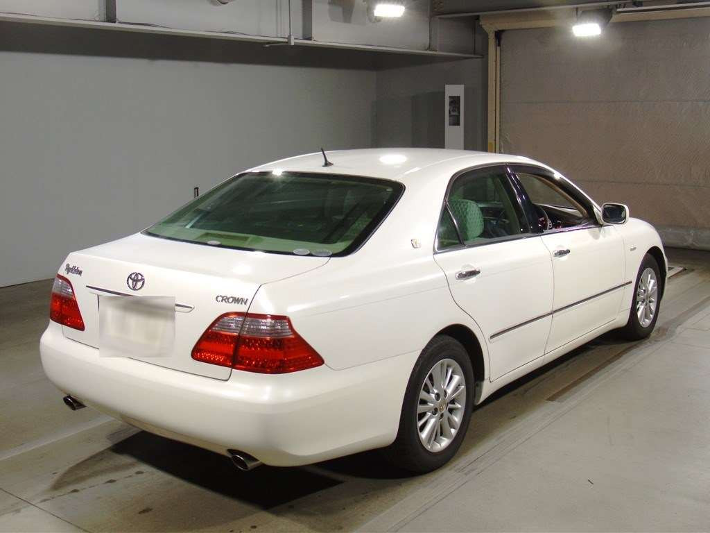 2005 Toyota Crown GRS182[1]