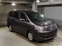 2011 Toyota Noah