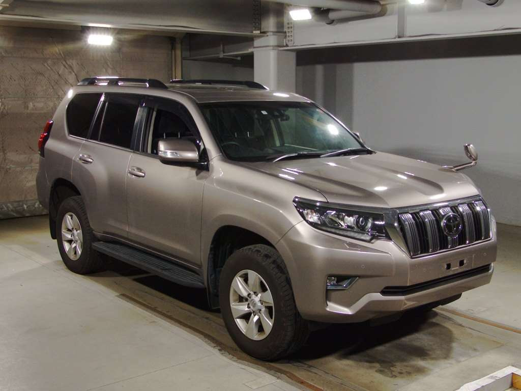 2021 Toyota Land Cruiser Prado TRJ150W[2]