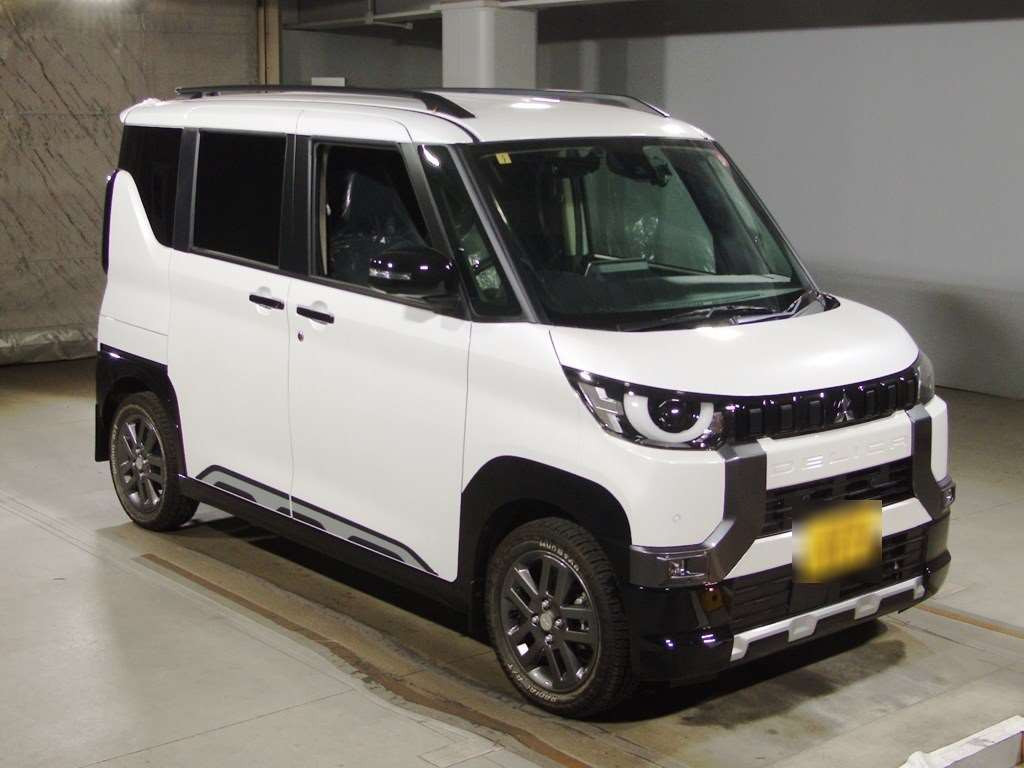 2023 Mitsubishi Delica Mini B38A[2]