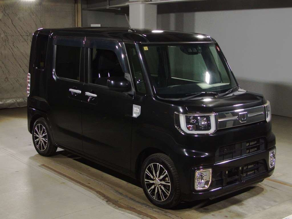 2018 Daihatsu Wake LA700S[2]