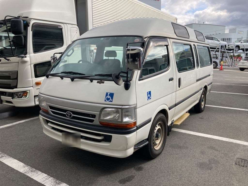 2004 Toyota Hiace Commuter TRH124B[0]