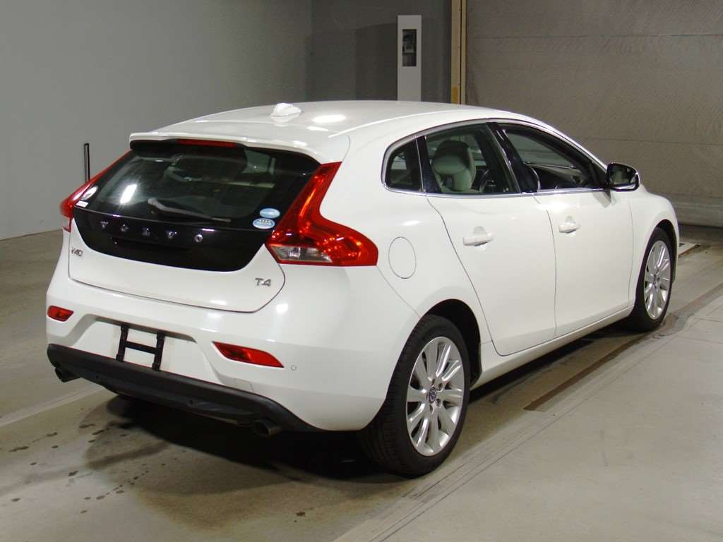 2013 Volvo V40 MB4164T[1]