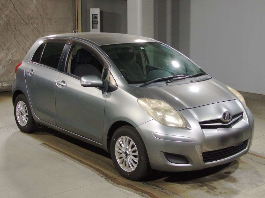 2009 Toyota Vitz SCP90[2]