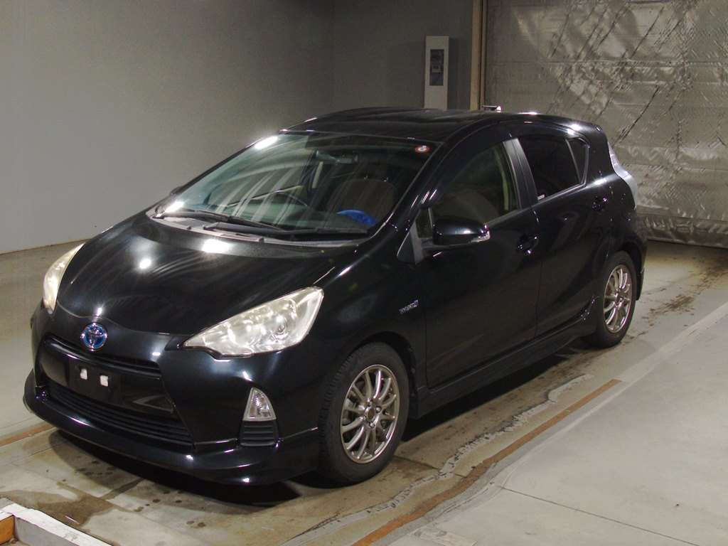 2012 Toyota Aqua NHP10[0]