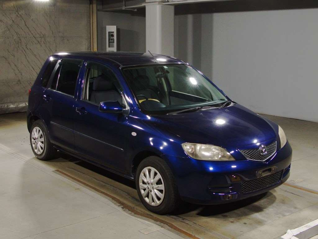 2004 Mazda Demio DY3W[2]