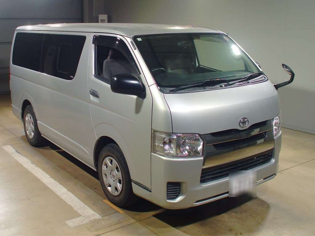 2017 Toyota Regiusace Van KDH201V[2]