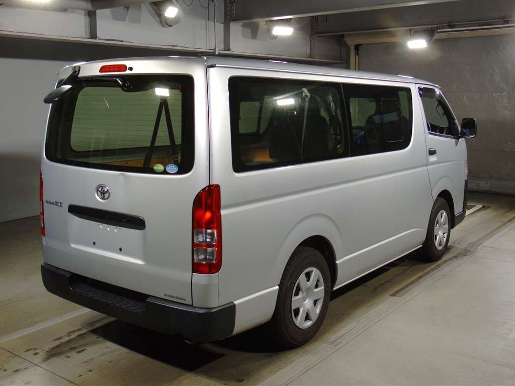 2019 Toyota Regiusace Van TRH200V[1]