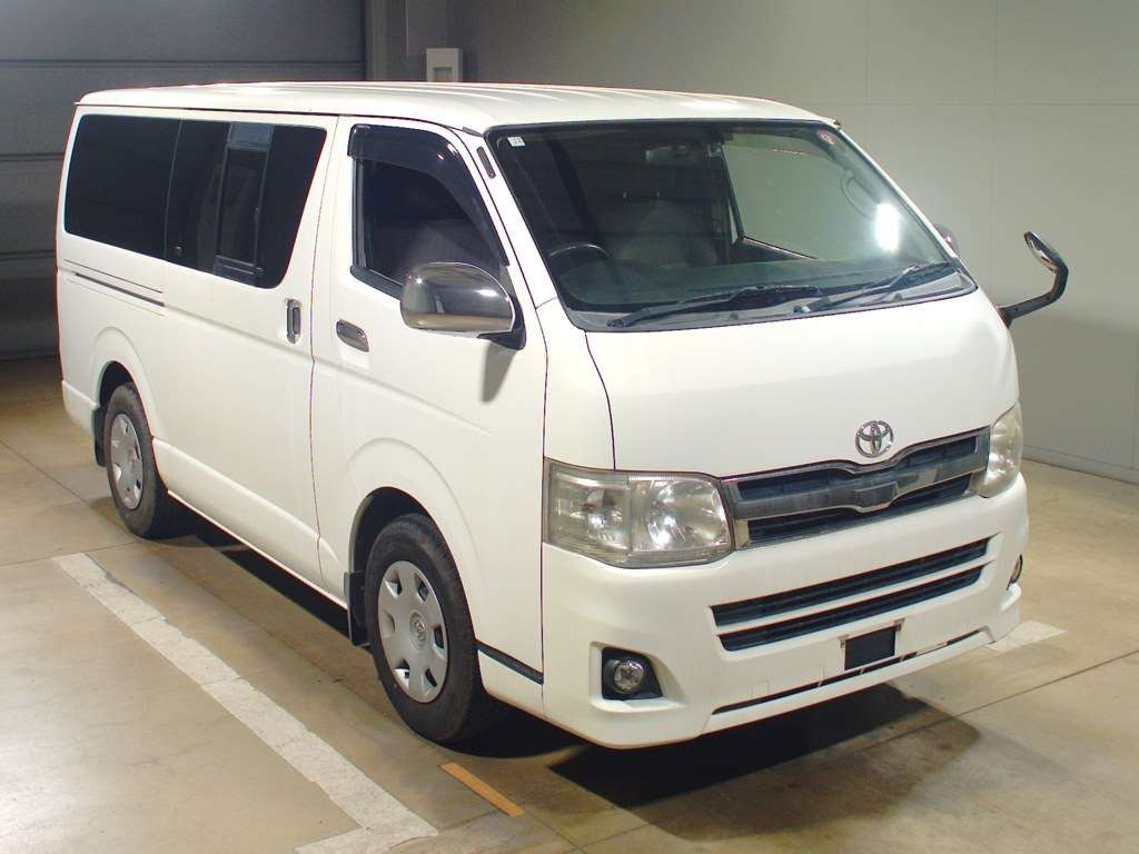 2011 Toyota Hiace Van TRH200V[2]