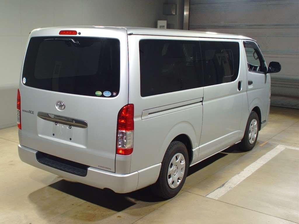 2019 Toyota Regiusace Van GDH201V[1]