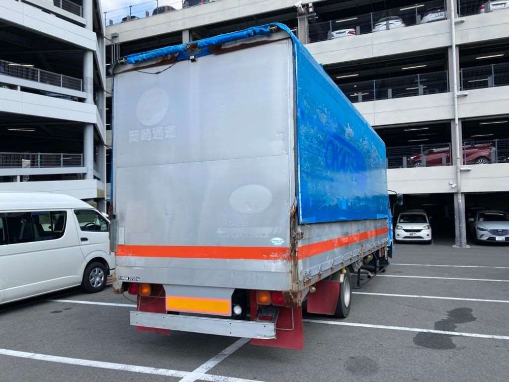 2005 Mitsubishi Fuso Fighter FK71RM[1]