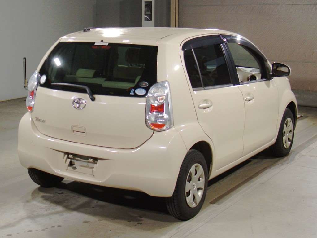 2010 Toyota Passo KGC30[1]