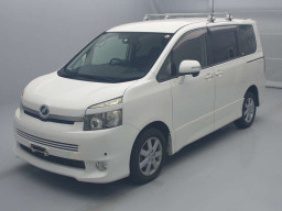 2007 Toyota Voxy