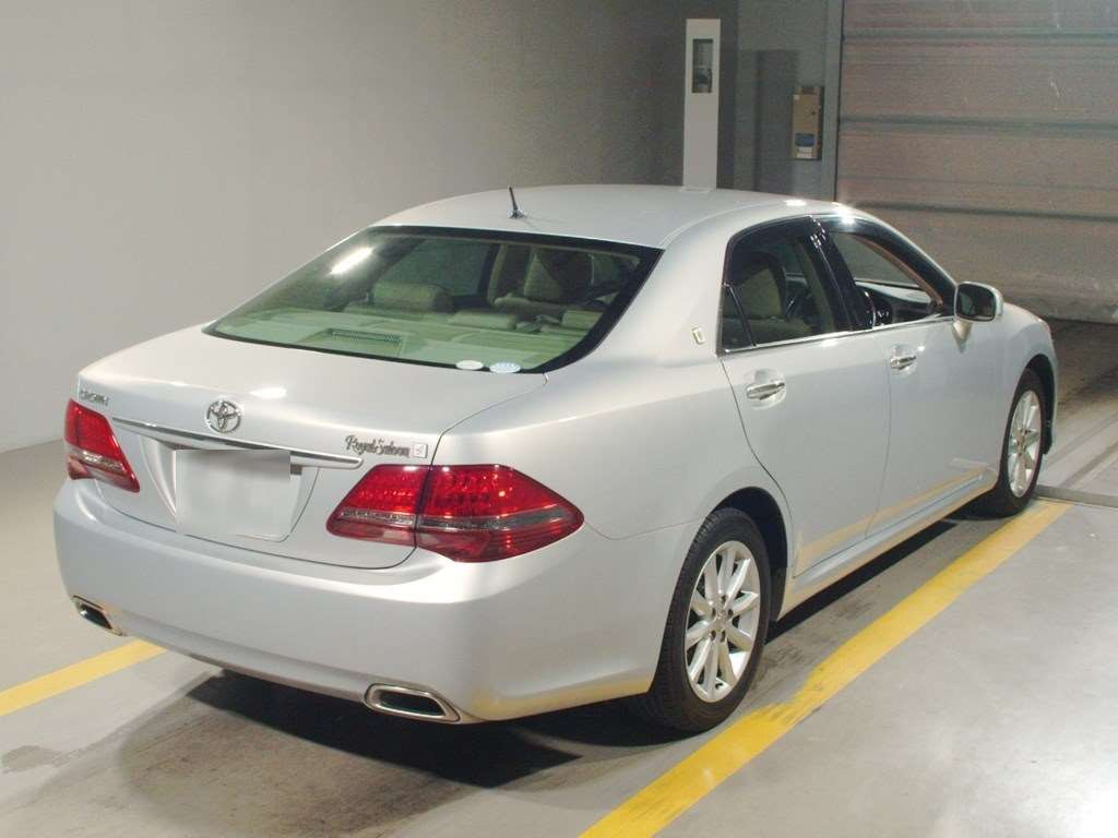 2008 Toyota Crown GRS202[1]