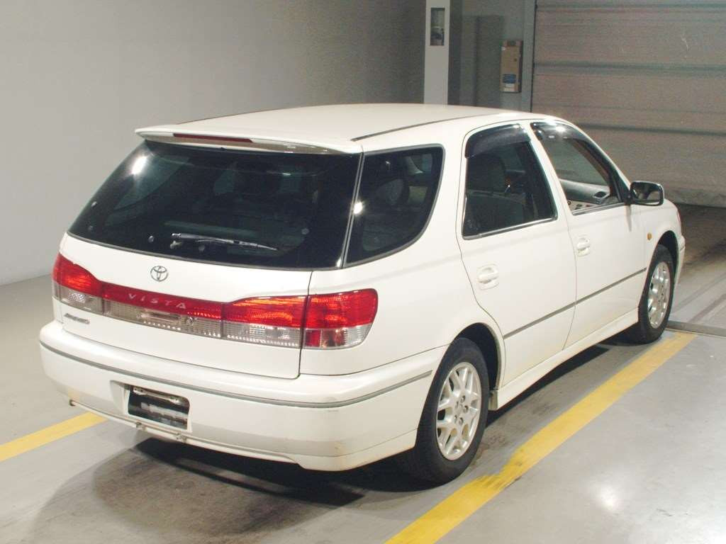 2000 Toyota Vista Ardeo ZZV50G[1]