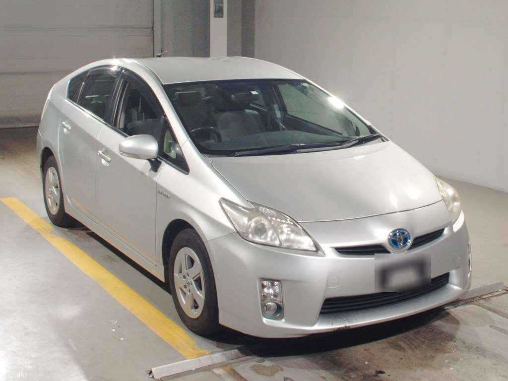 2010 Toyota Prius ZVW30[2]