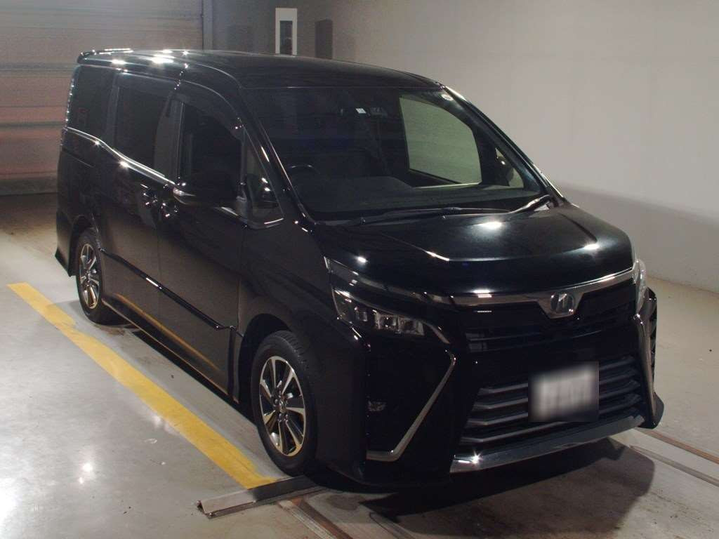 2018 Toyota Voxy ZRR80W[2]