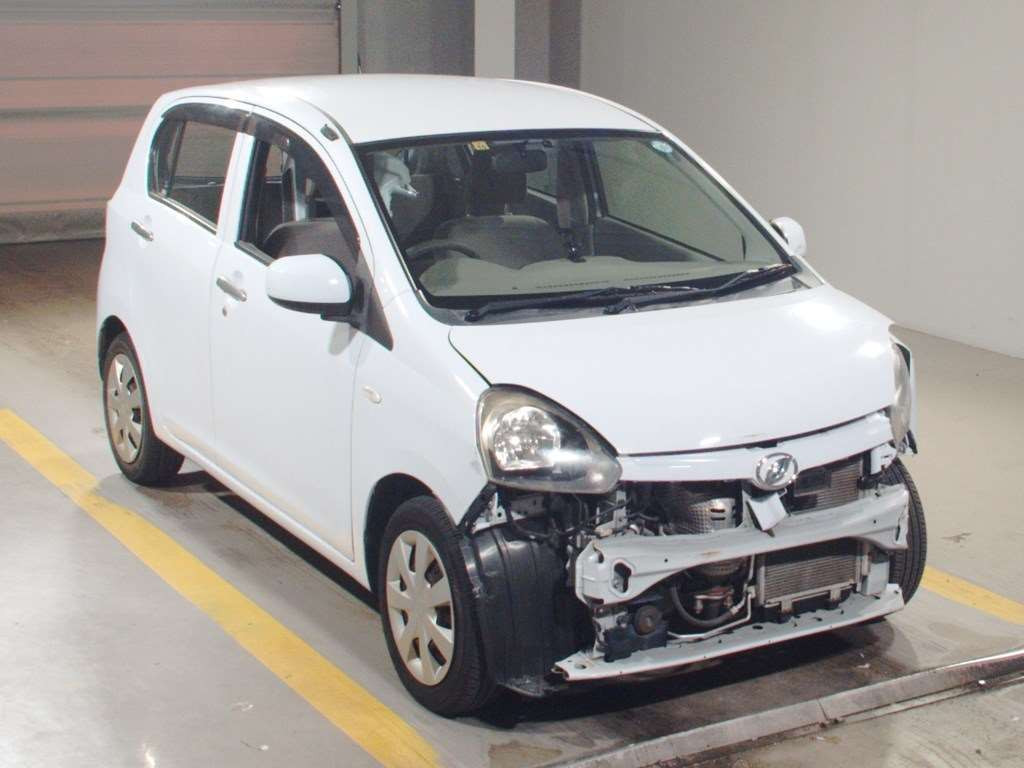 2013 Daihatsu Mira es LA300S[2]