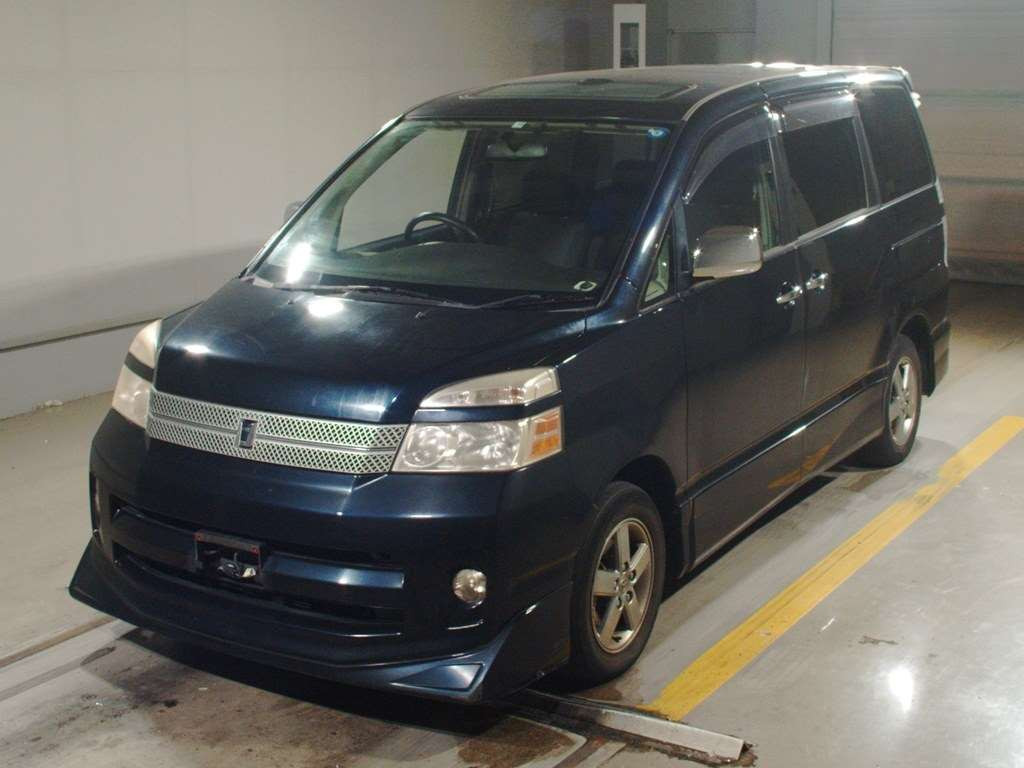 2005 Toyota Voxy AZR60G[0]