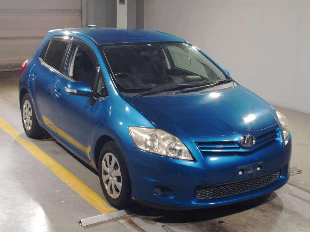 2009 Toyota Auris NZE151H[2]