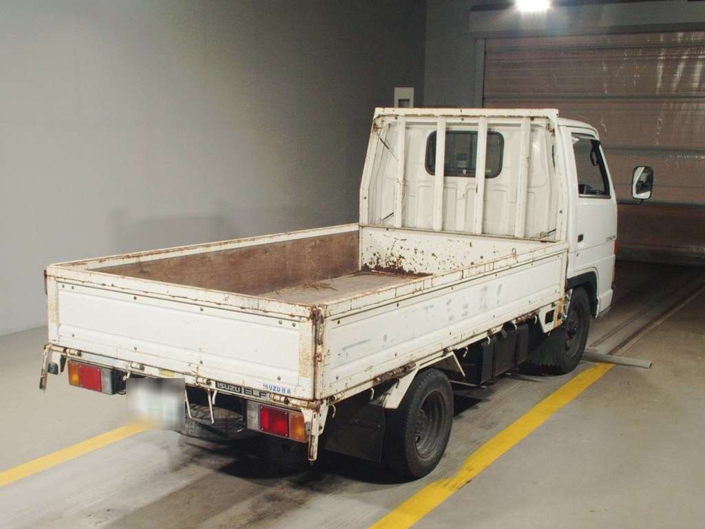 1990 Isuzu Elf Truck NHR55E[1]