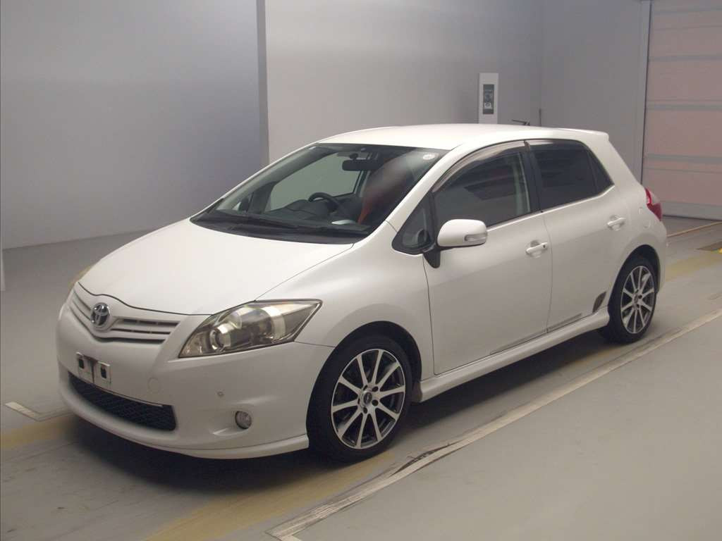 2011 Toyota Auris ZRE152H[0]