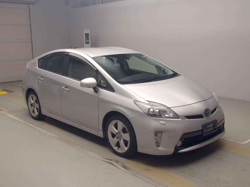 2012 Toyota Prius ZVW30[2]