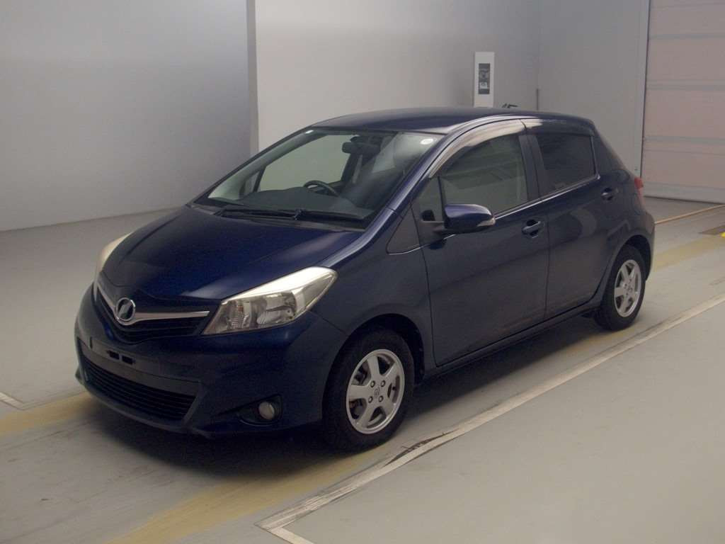 2014 Toyota Vitz NSP130[0]