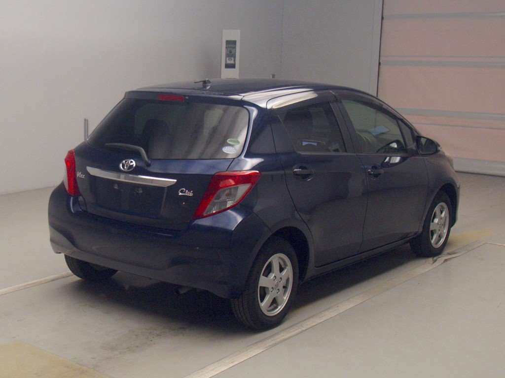 2014 Toyota Vitz NSP130[1]