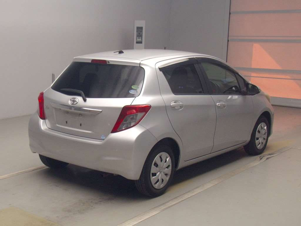 2013 Toyota Vitz NSP130[1]