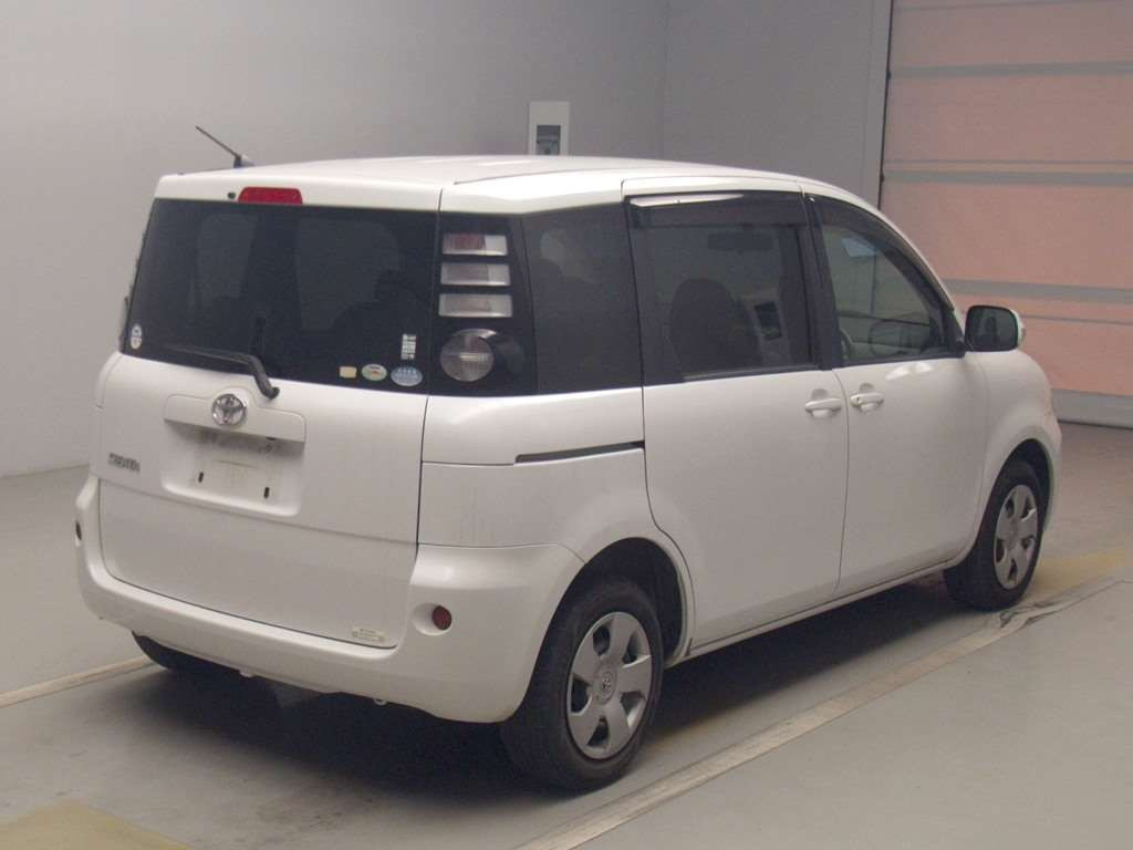 2010 Toyota Sienta NCP81G[1]