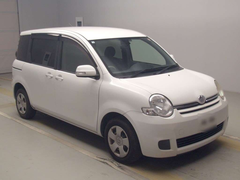 2010 Toyota Sienta NCP81G[2]