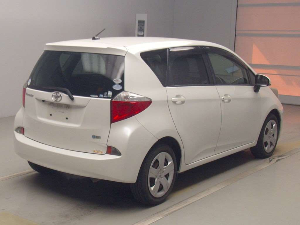 2012 Toyota Ractis NSP120[1]