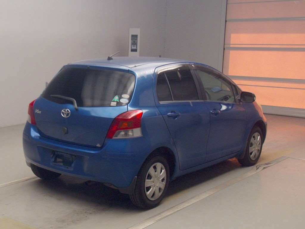 2009 Toyota Vitz SCP90[1]