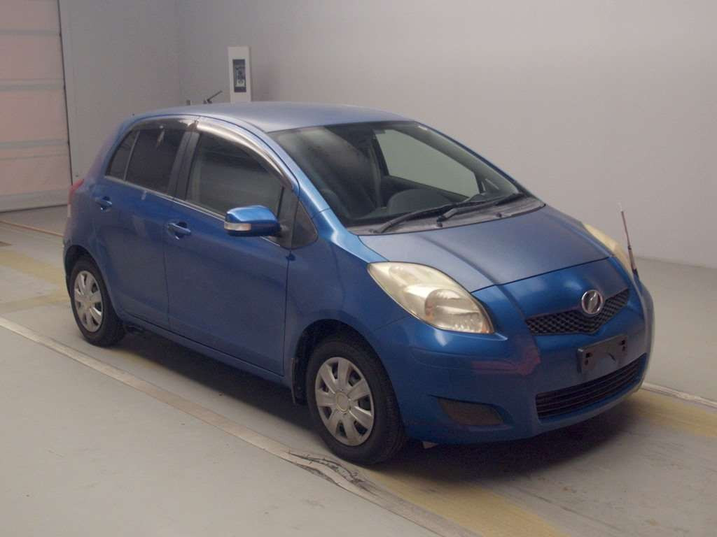 2009 Toyota Vitz SCP90[2]