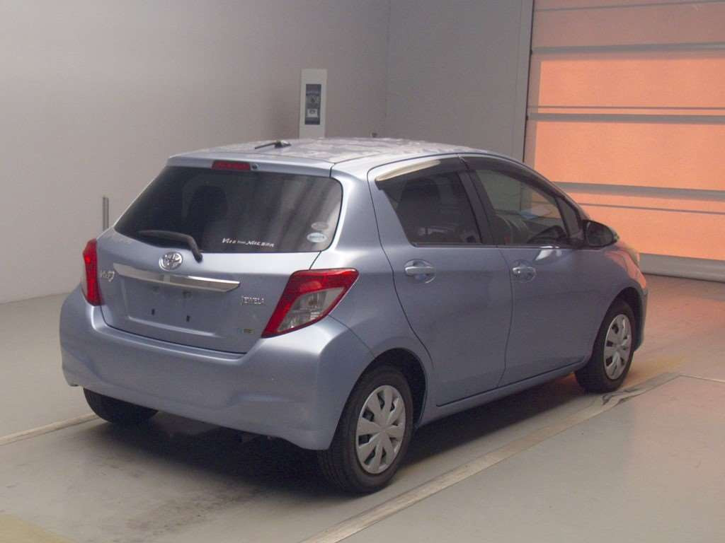 2011 Toyota Vitz NSP130[1]