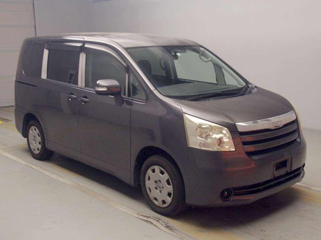 2007 Toyota Noah ZRR70G[2]