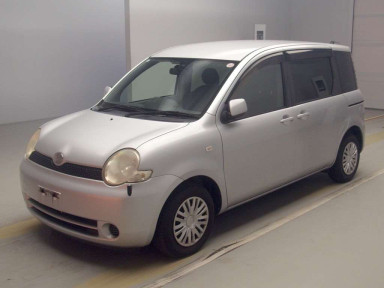 2004 Toyota Sienta