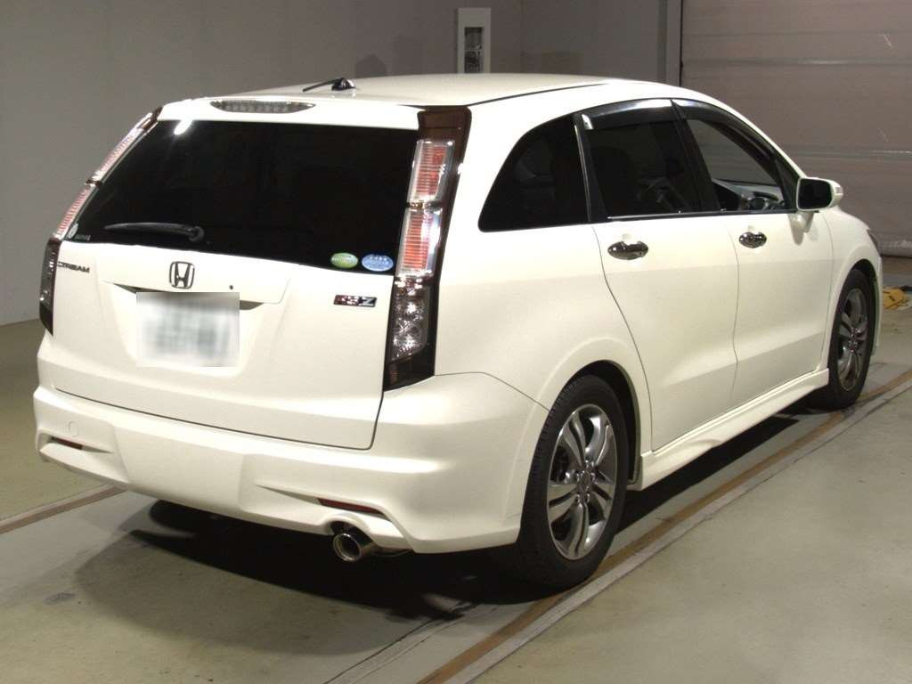 2011 Honda Stream RN8[1]