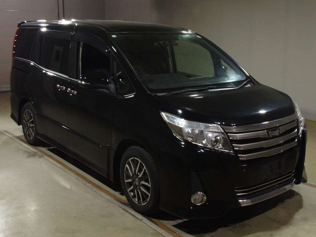 2014 Toyota Noah ZRR80W[2]