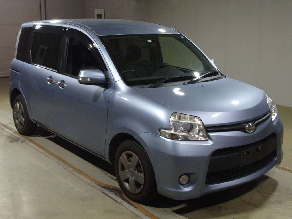 2013 Toyota Sienta NCP81G[2]