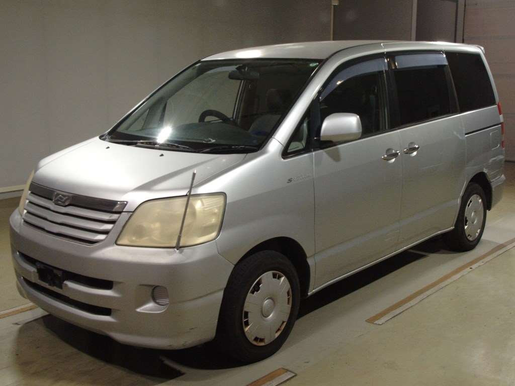 2003 Toyota Noah AZR60G[0]