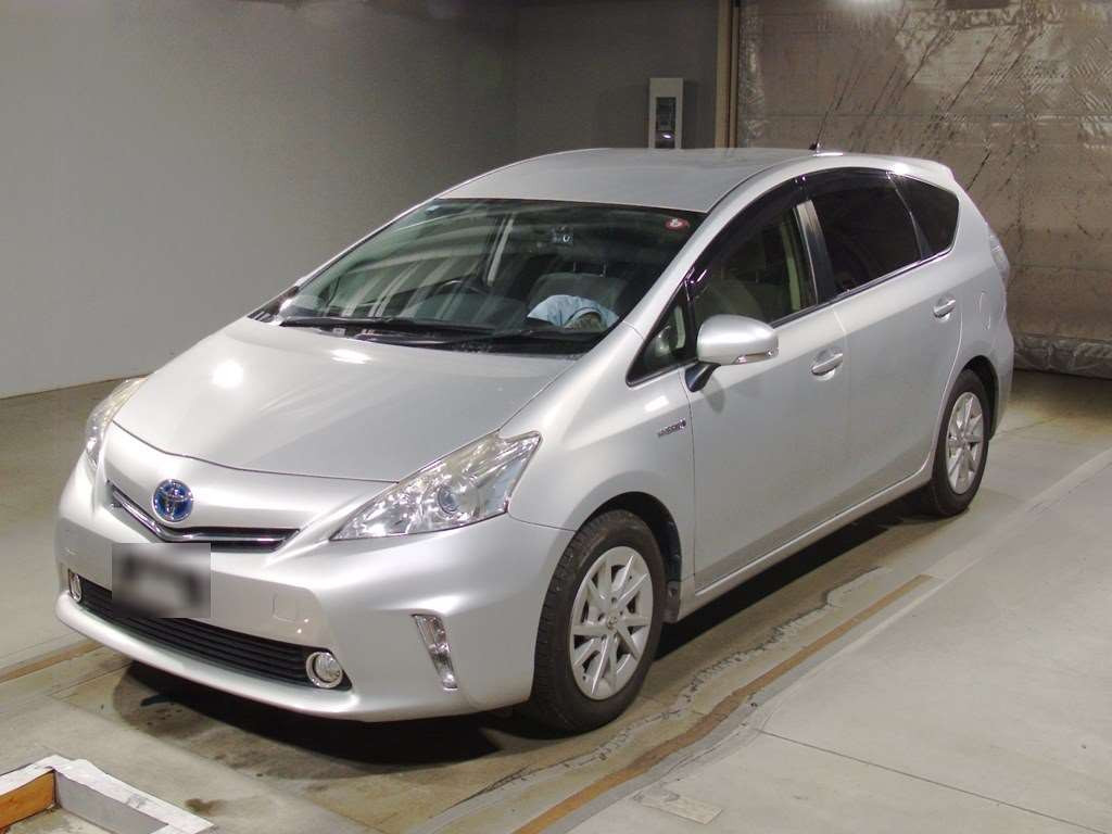 2014 Toyota Prius alpha ZVW41W[0]