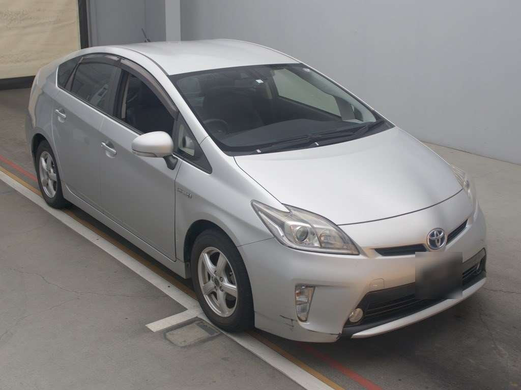 2014 Toyota Prius ZVW30[2]