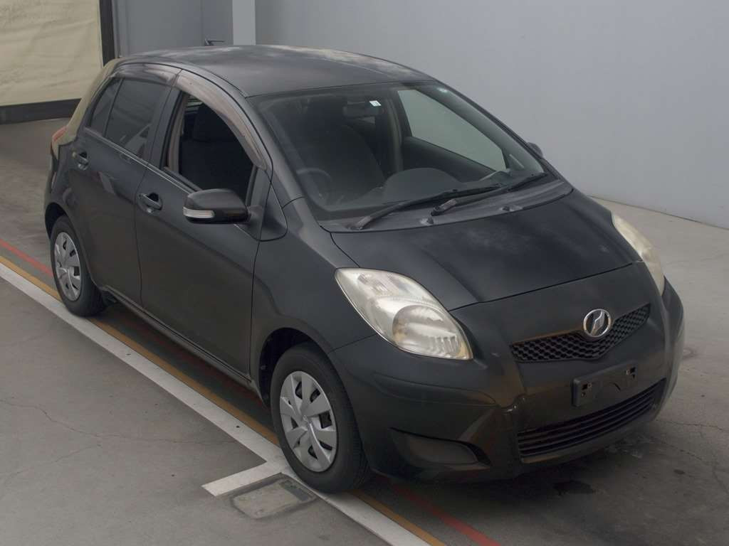 2009 Toyota Vitz SCP90[2]