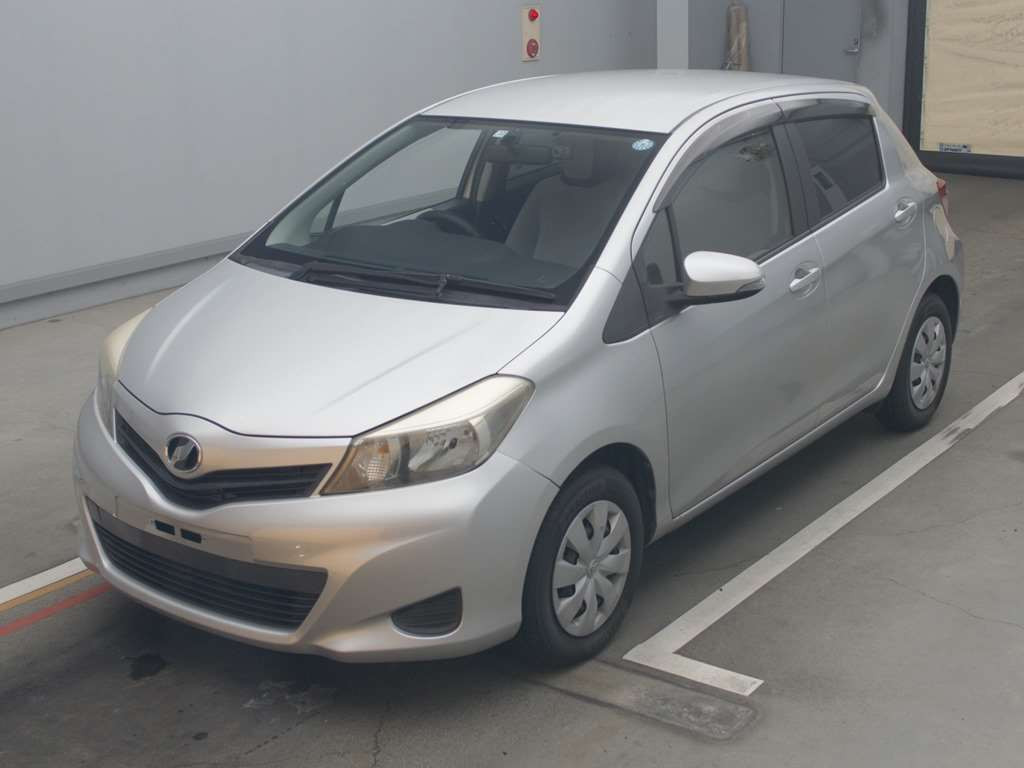 2013 Toyota Vitz NSP130[0]