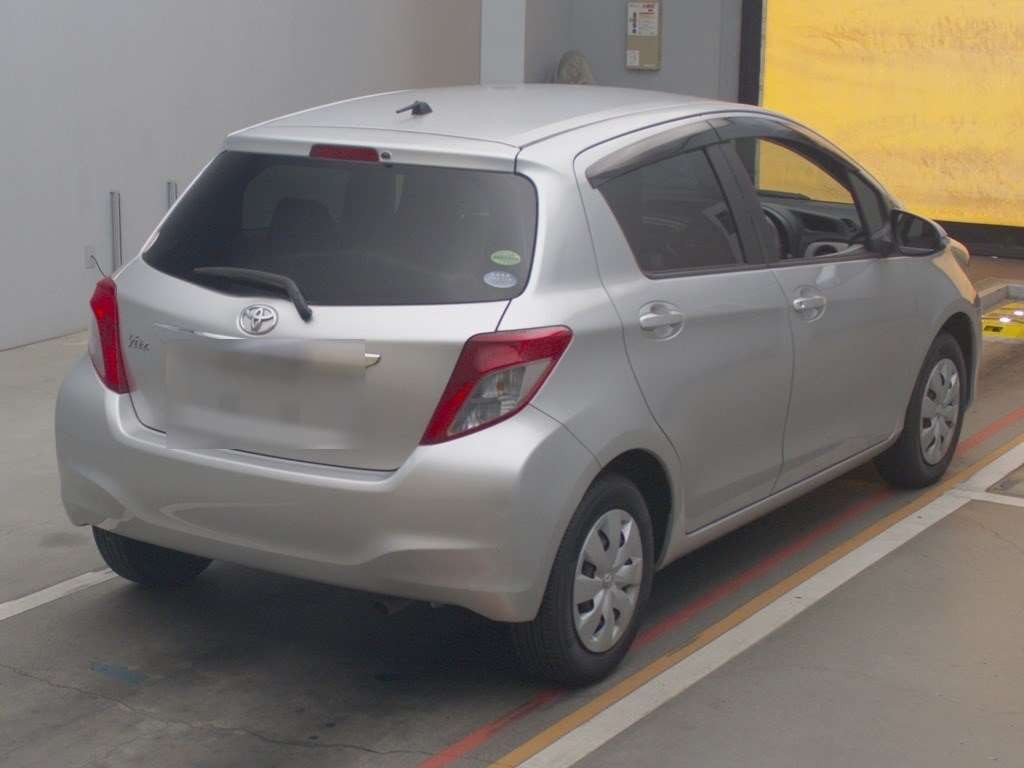 2013 Toyota Vitz NSP130[1]