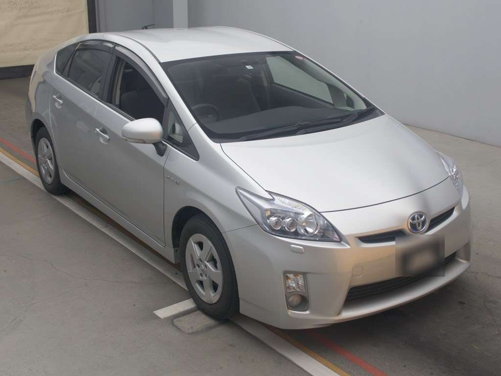 2011 Toyota Prius ZVW30[2]