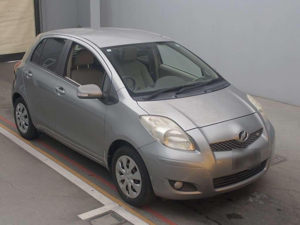 2009 Toyota Vitz SCP90[2]